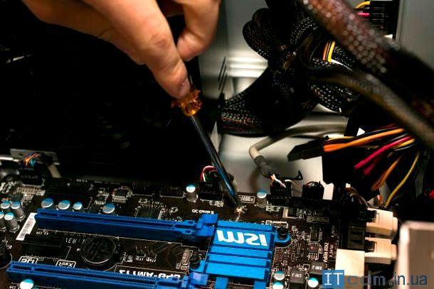 установка материнской платы