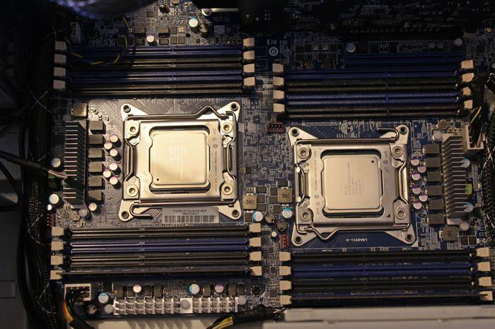2 процессора Xeon E5-2680 v2