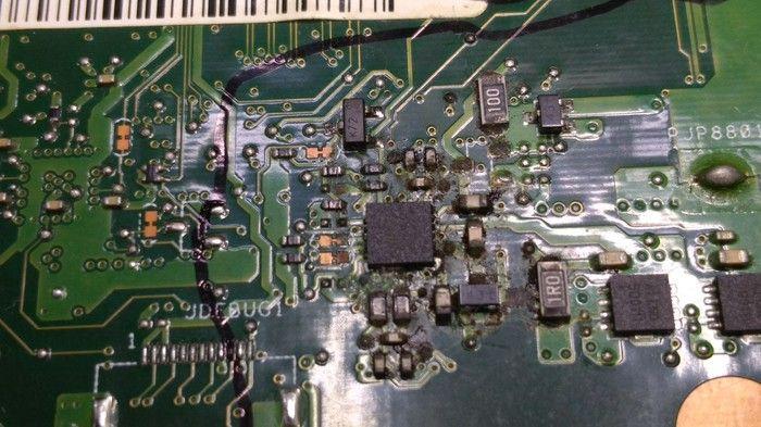 Ноутбук Asus и кофе