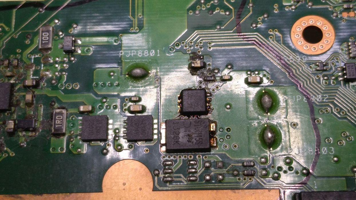 Ноутбук Asus и кофе