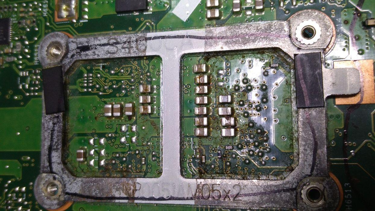 Ноутбук Asus и кофе