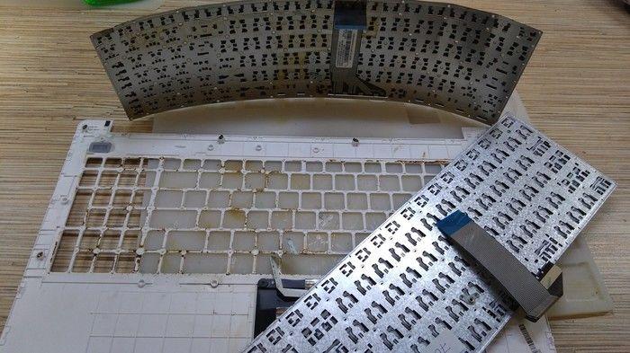 Ноутбук Asus и кофе