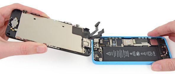 Дисплей челябинск. Iphone 5c дисплей. Айфон 5 смена экрана. Меняем батарею j6. Замена аккумулятора на Galaxy j5.