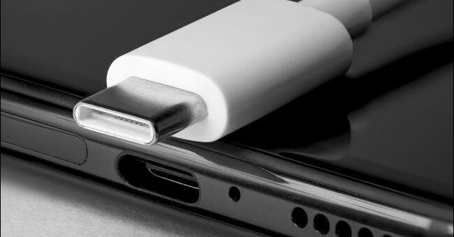 Парадокс USB: почему флешка подключается с третьей попытки?